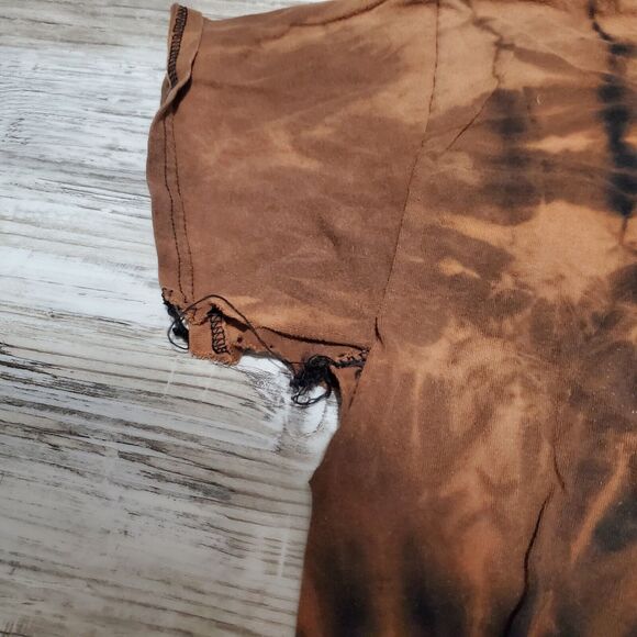 Skull And Roses Thrashed Shirt Size Large Reverse Tye Dye - Picture 3 of 4